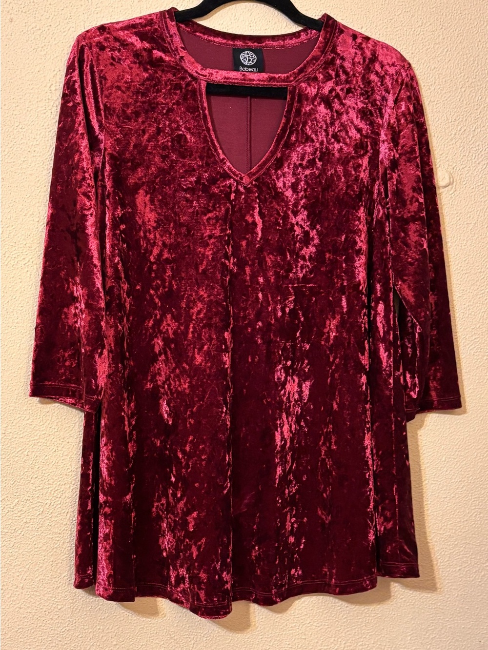 Bobeau Burgundy Crushed Velvet Keyhole Tunic Top – Medium